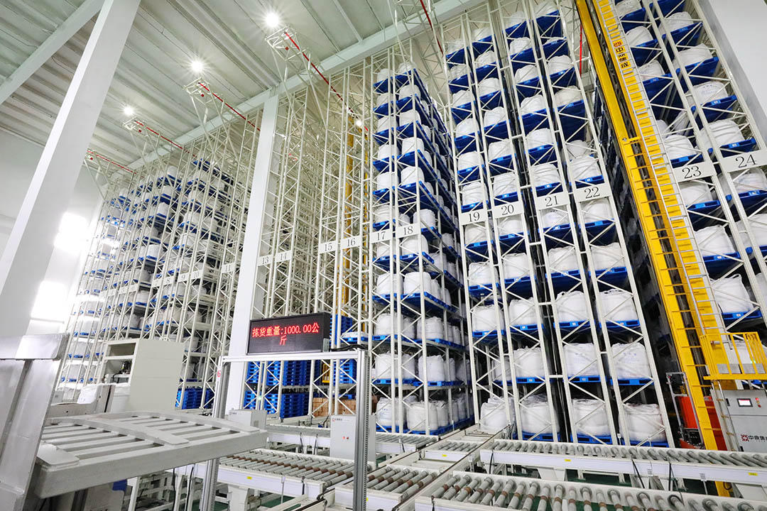 Intelligent Three-dimensional Warehouse